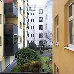 Neu, Renoviert Und Ruhig, 20 Minuten Ins Zentrum
