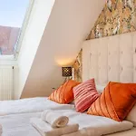 Dry Flower Apt. / 2Br. / Rooftop / New