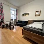 Charming 1Br Apartment Perfect For Long Stays