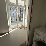 Cozy 5-Person Apartment In Vienna 6