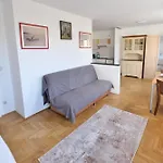 Schoenbrunn Apartment
