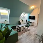 Elegant 2+ 1 Bedroom Apt At Vienna\'S Vibrant 3. District