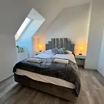 Elegant 2+ 1 Bedroom Apt At Vienna\'S Vibrant 3. District