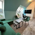 Elegant 2+ 1 Bedroom Apt At Vienna\'S Vibrant 3. District