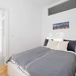 Modern Central City Apartment - Netflix 2 Bedroom