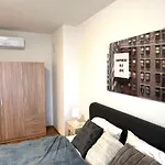Free Parking / Brandnew With Air Condition And Balcony