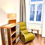 The Barts Apartments - Self Check-In