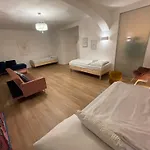Der Salon Hostel