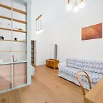 Central Vienna Apartment With Garden View