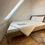 Contemporary Apartment With Stunning Views 20