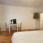 Mariahilfer Street Apartment