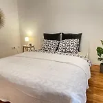 Mariahilfer Street Apartment