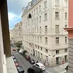 Mariahilfer Street Apartment