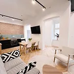 Central Loft Apartment Near Belvedere Castle