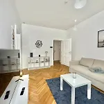 Ar Living Vienna Apartments & Suites