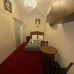 Datri Petite Suite 8