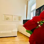 Cozy Studio Lg