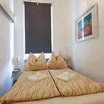Quiet 2-Room Flat, Walking Distance To City Centre