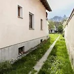 4-Bedroom House & Large Garden