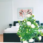 Cozy Room In Keplerplatz Kp Q