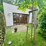 Moebliertes Apartment Mit Terrasse