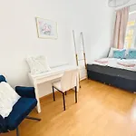 The Rose Apartment - Near Schoenbrunn Palace