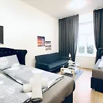 Spacious Cozy 1Br Apt Near To Danube River