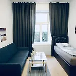 Spacious Cozy 1Br Apt Near To Danube River