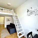 Stylish Central 2 Bedroom Apartment