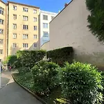 Bright Flat Next To Schoenbrunn