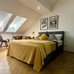 Apartments I 5 Minutes To Metro