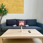 60 M2 Sunny Apartment - Free Parking
