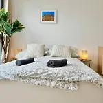 85 M2 Modern Apartment With Free Parking