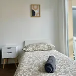 Stylish Modern Apartment With Garden