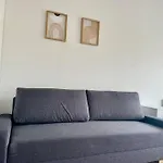 Stylish Modern Apartment With Garden