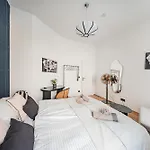 Rive By Home1