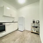 Room In A Shared Apt 6-Min Drive To Schoenbrunn