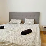 90 M2 Maisonette With Free Parking