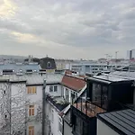 Weltwien Luxury Art Apartments & Free Parking