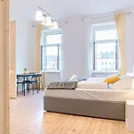 Attractive 2Br Apt Near Akh Ideal For Longstays