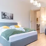 Attractive 2Br Apt Near Akh Ideal For Longstays