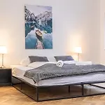 Spacious 2Br Apt -Near Wiener Stadthalle Burggassewiener Well Located