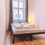 Spacious 2Br Apt -Near Wiener Stadthalle Burggassewiener Well Located