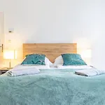 Convenient 3-Br Shared Apt, 15 Min To Landstrasse Hub