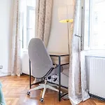 Convenient 3-Br Shared Apt, 15 Min To Landstrasse Hub
