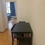 1Br Apartment For 5P Nice Location