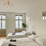 110 M2 Sunny & Central Long Term Apartment - Free Parking