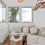 Comfortable 2 Bedroom Apartment