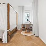 Comfortable 2 Bedroom Apartment