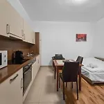 Two-Bedroom Balcony Retreat For 4 Near Millennium Tower